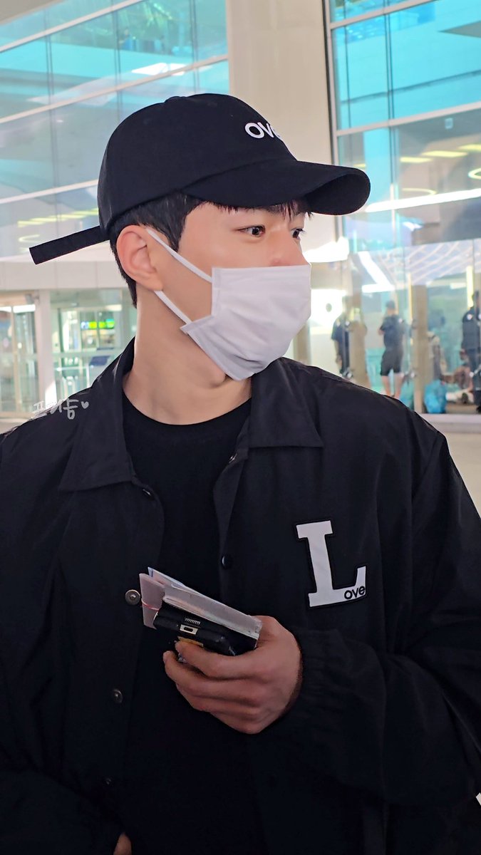 PRISMOFLOVE_'s tweet photo. 머리자르니까 귀엽다햇더니 '하！ㅋㅋ' 이럼 김명수 잘생기고 귀엽고 다 하네ㅜ #김명수 #엘 https://t.co/ZiJClkmiN9