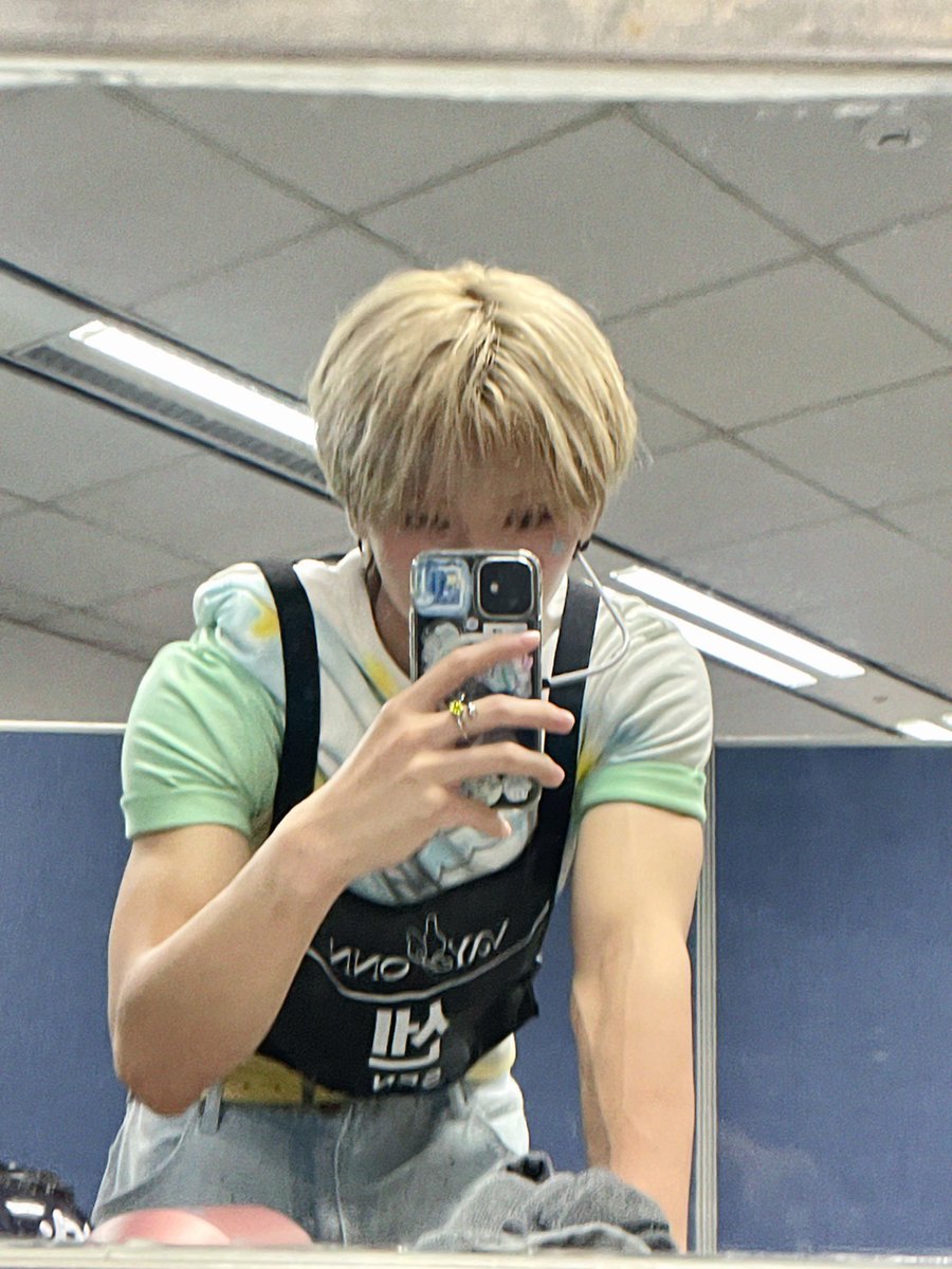 Chamo_SS81D25's tweet photo. 티셔츠터지겄어🫨 https://t.co/HfQpcDEanb
