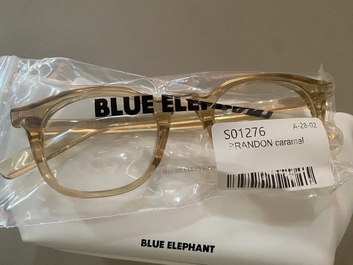 bbmy6658243's tweet photo. #ส่งต่อ แว่น blue elephant รุ่น brandon สีcaramel มือ1 ซื้อมาไม่เคยใส่ อุปกรณ์ครบทุกอย่างค่า 1,400รวมส่ง ขอดูเพิ่มเติมได้นะคะ #blueelephant #ส่งต่อเสื้อผ้ามือสอง #พรีออเดอร์เกาหลี #พรีเกาหลี #ส่งต่อสกินเเคร์ #ส่งต่อเสื้อผ้ามือ2 #ส่งต่อstylist #ส่งต่อเครื่องสำอาง #แว่น https://t.co/WYnXK8NPRD