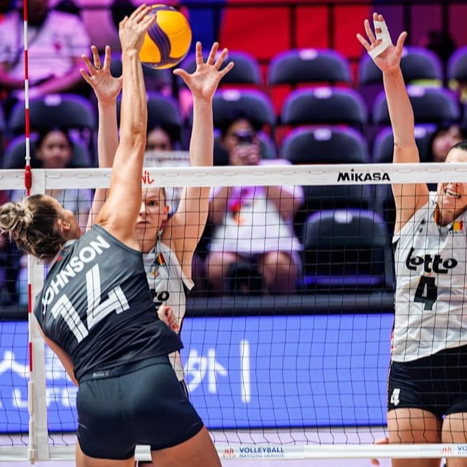 TeamCanada's tweet photo. For the first time ever, Canada's women's volleyball team is headed to the Volleyball Nations League Finals! 🙌

After finishing fifth overall in the preliminary round with eight wins, they'll take on Türkiye in the quarterfinals on July 23.

📸 Volleyball World https://t.co/RUkFWHnsDh