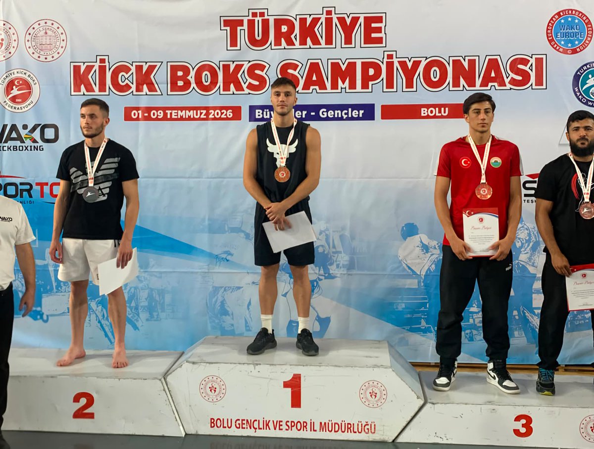 GSB_Edirne's tweet photo. 🥇 Edirneli Sporcumuz Önder Ozan Güzel, Bolu'da düzenlenen Türkiye Kick Boks Şampiyonası'nda 71 kg Büyük Erkek K1 kategorisinde Türkiye Şampiyonu oldu.

Sporcumuzu ve Edirne Kickboks &amp; Mücadele Spor Kulübünü tebrik ediyor, başarılarının devamını diliyoruz. 🇹🇷👏 https://t.co/CzW1qZvYG9