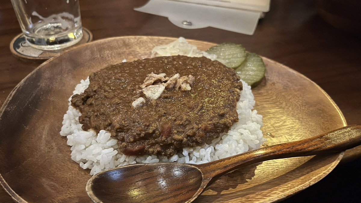 arancia_arai's tweet photo. ②
その後、先日大阪でお話しさせていただいた #牛丸亮 さんが店長さんを務めるお店、新宿の #BarDUDE へ。残念ながら牛丸さんは不在でしたが、スタッフさんや役者をされてるお客さんとお話しさせて貰うことが出来て楽しかった。
キーマカレーは美味。 https://t.co/ar0RTbodXF