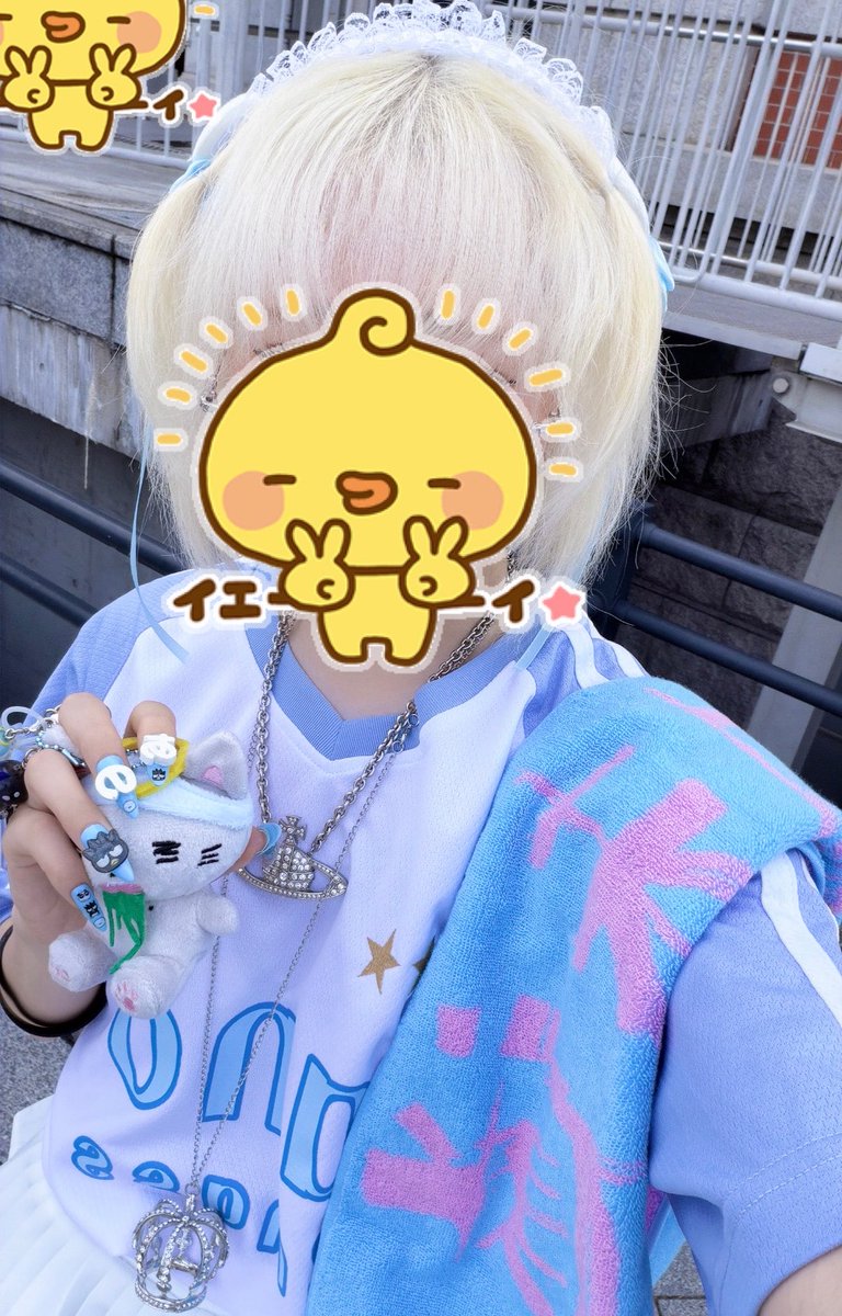 1O88404's tweet photo. #天国未遂　とっても良かった。アコギ一本で、真っ白な衣装を身に纏ってて、いつものライブとは違ってかなりじっくりと楽しめたあのちゃんの音楽。人生で初めてってくらいあんなに近くで聴けて、見られて良かった( ᐪ ᐪ )歌にして届け続けてくれてありがとう。また会いに行きます。 https://t.co/YMwOv7FL7Q