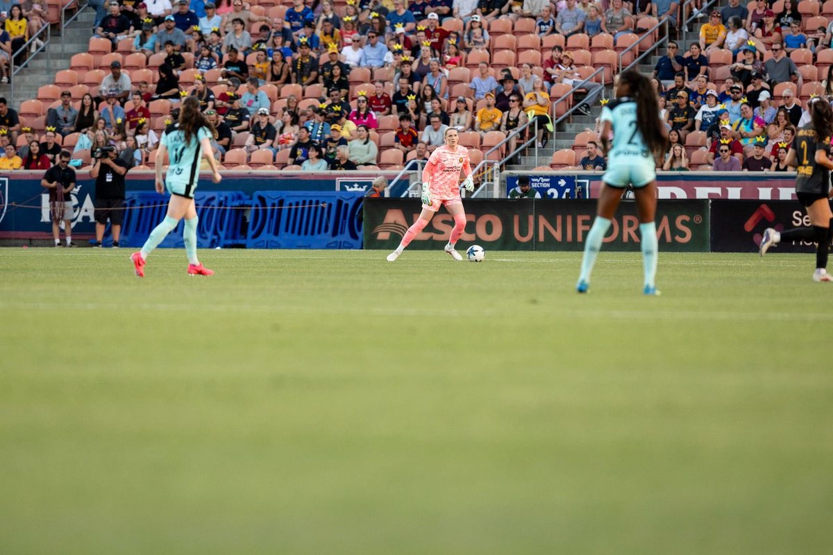 URFCFan's tweet photo. Unfortunately, #URFC lost to Gotham FC this past weekend.
๐: Cece scored her 2nd goal of the season.
๐: Kameron got her 3rd start of the season.
๐: Paige and Mina got their 1st minutes since before the summer break.
๐ธ: @UtahRoyalsFC
The Royals host Orlando this Saturday. https://t.co/WgZr80z4O1