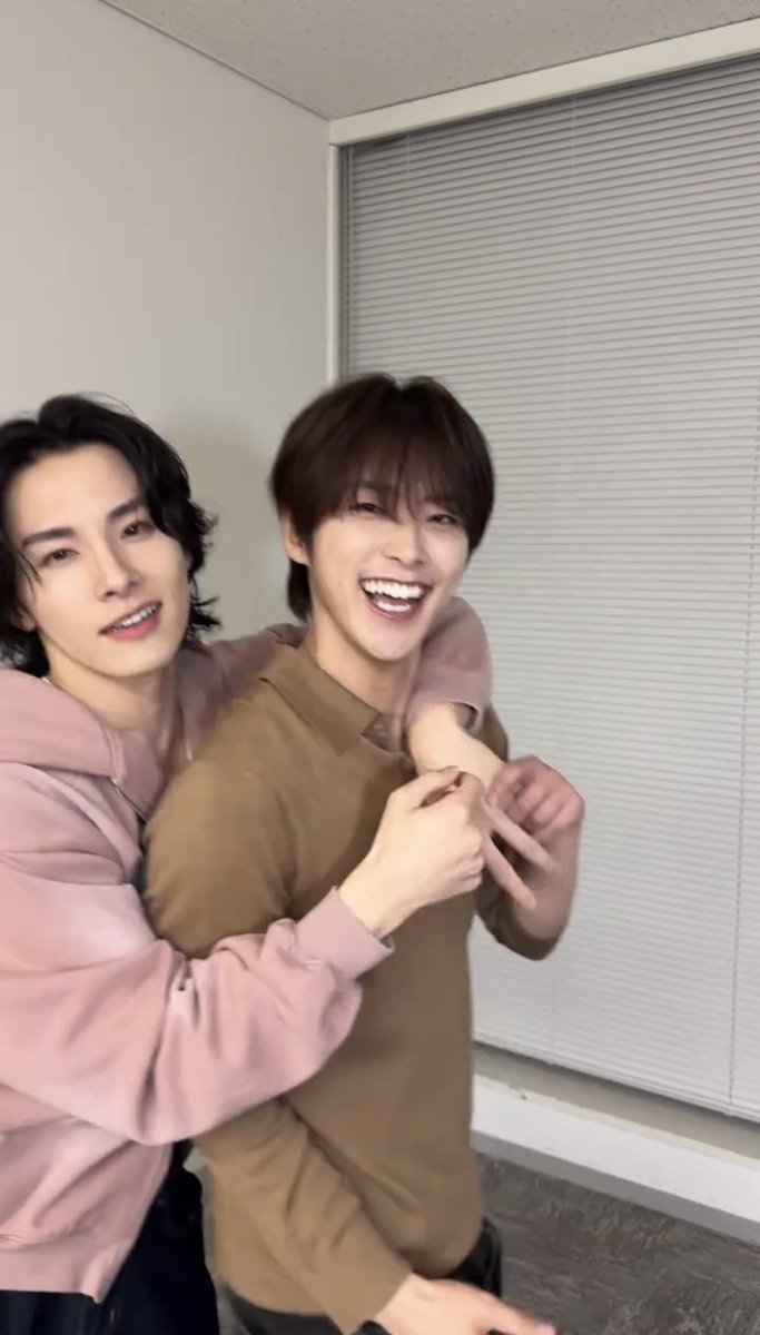 junki_ol2o's tweet photo. 今日1日で十分に今週末までのエネルギーチャージ完了(っᐡ^-^)っ=͟͟͞͞💕💕💕暑いけどあと4日頑張れる‼️‼️
#河野純喜 #川西拓実 #純拓 https://t.co/v60TqmK314