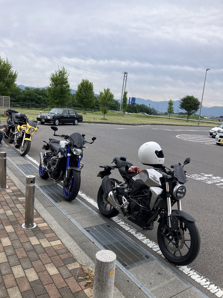 safetytororosso's tweet photo. 友人にバイク貸してみたけど、自分のバイク走ってるの新鮮やた https://t.co/DM6VvnEfcz