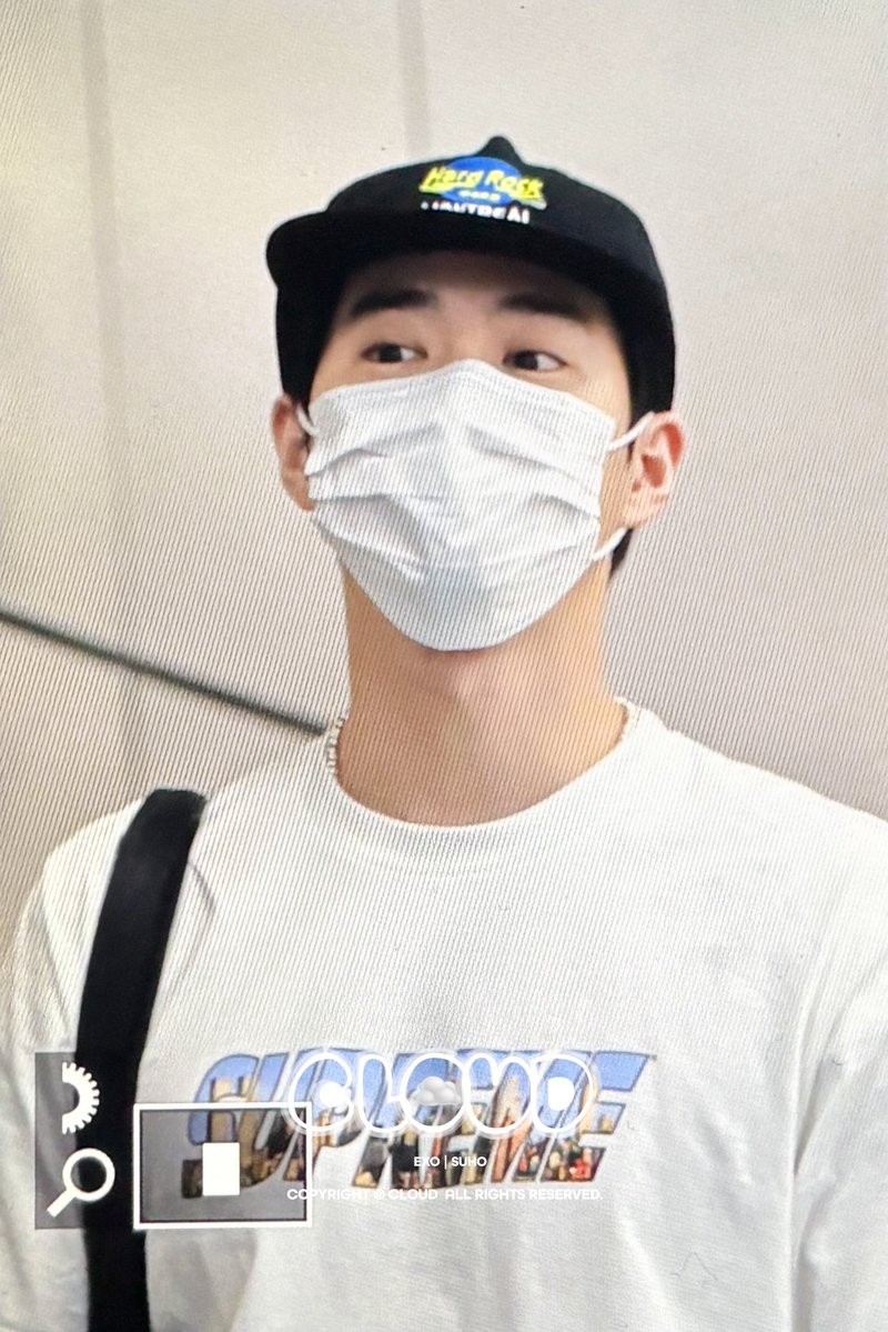 CLOUD_rto's tweet photo. 260713  GMP  (안경 어디갔어여)
일본투어 진짜 고생 많았어요!!!! 푹 쉬어요!! 
  #수호 #SUHO #김준면 https://t.co/Gf8Xzujihq