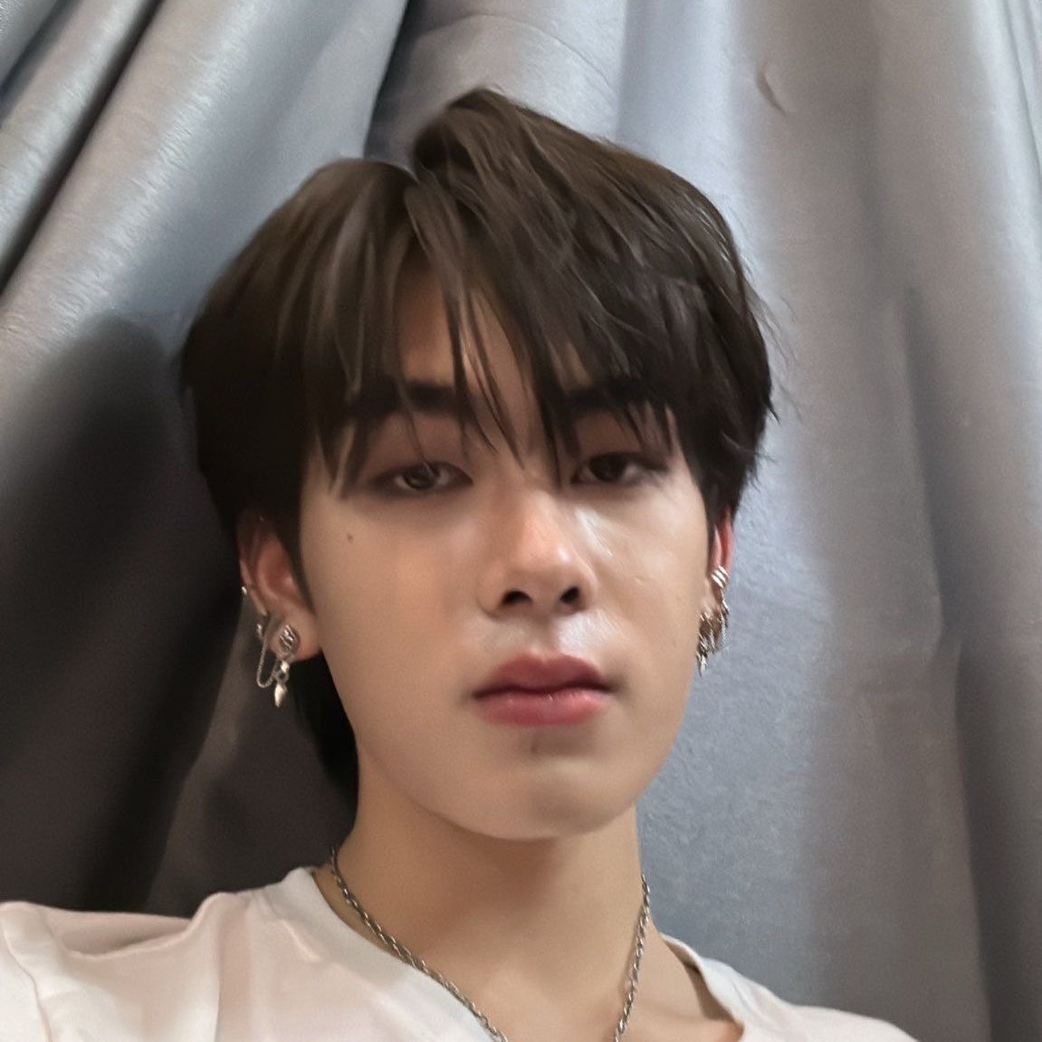 pwithane_'s tweet photo. บุคคลที่มีมีจิวที่หูเยอะแทบจะทุกตำแหน่ง จิวแต่ละอันโคตรแบด แต่หน้าโคตรจะแบ๊ว https://t.co/u7h8M9nyAU