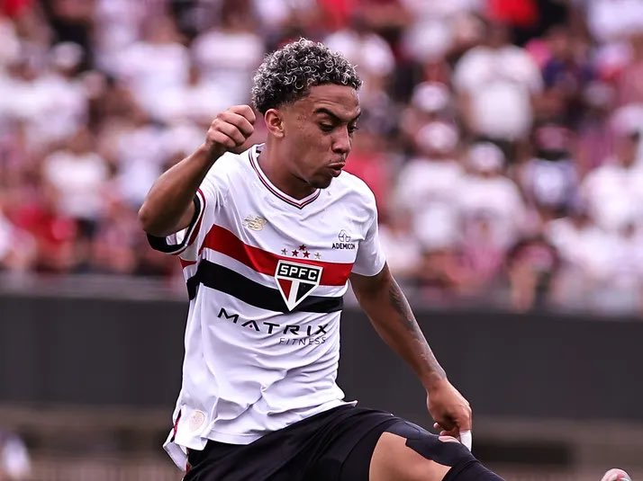 ArenaSPFC's tweet photo. Dorival Júnior vem testando Pedro Ferreira em uma nova função: como meio-campista de área a área, atuando como um camisa 8.

🗞️ Alexander Vieira https://t.co/6RLGBtYcfs