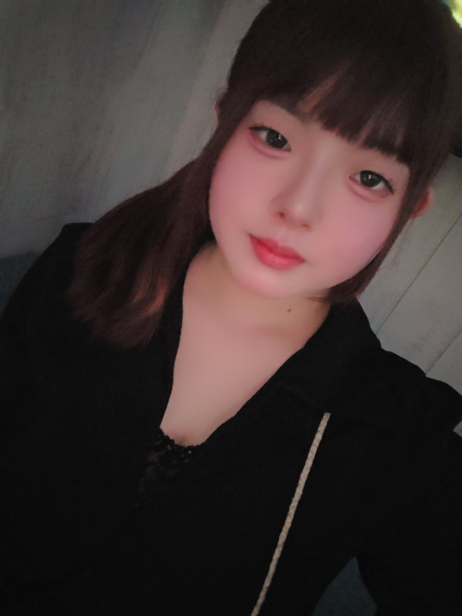 iori_gotanda's tweet photo. います🙋‍♀️
いつもとつけまつげが違うからナ��ュラルメイクに見える🧐 🧐 

#五反田 #ガールズバー #ガルバ #ラウンジ
@moana_gotanda https://t.co/c0fQ3Q25eX