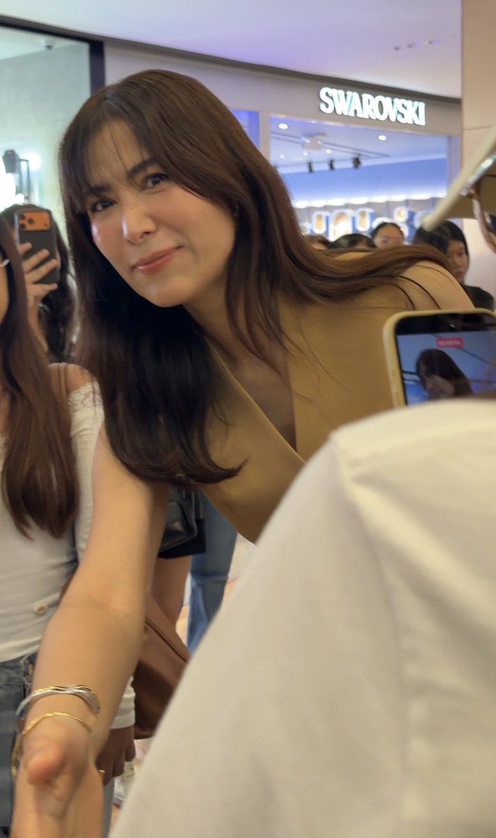 jseungmong's tweet photo. cutest woman alive https://t.co/2niqUD8gWj