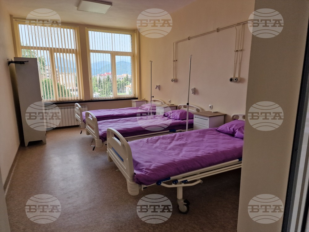 BTAnewsENG's tweet photo. #BulgarianNews
🛏 Bulgaria has highest ratio of #hospital beds per 100,000 people - #Eurostat. The country also registered the lowest rates in terms of long-term #care beds in #nursing and other residential long-term care facilities.
Read more in the comments. 👇 https://t.co/3Nl4e04AnO
