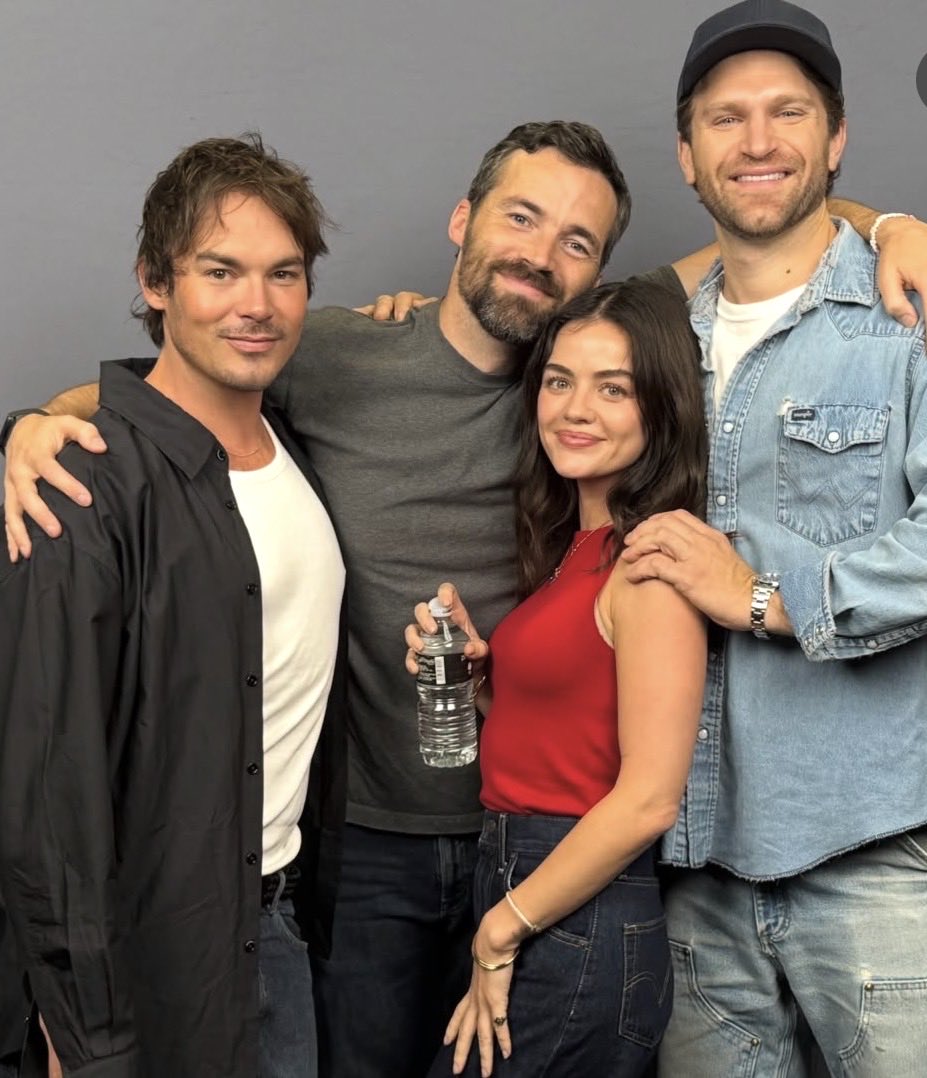 taraxharding's tweet photo. Lucy and ian having to be close to each other in every picture 🤝 https://t.co/hD29FkQxpb