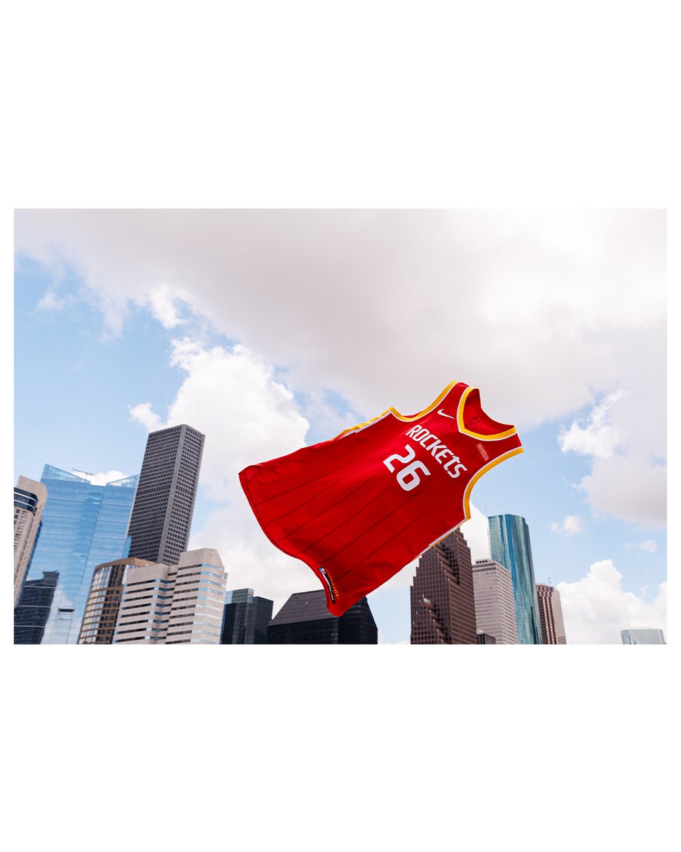 HoustonRockets's tweet photo. Clutch jersey shots seen throughout Clutch City 📸

Happy #713Day 🤘 https://t.co/swdCwtHqxS