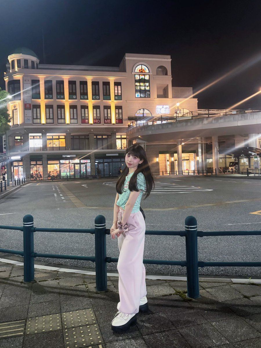 sebumi39's tweet photo. 長浜駅前映える❔💭 https://t.co/9ePuvhK4Mo