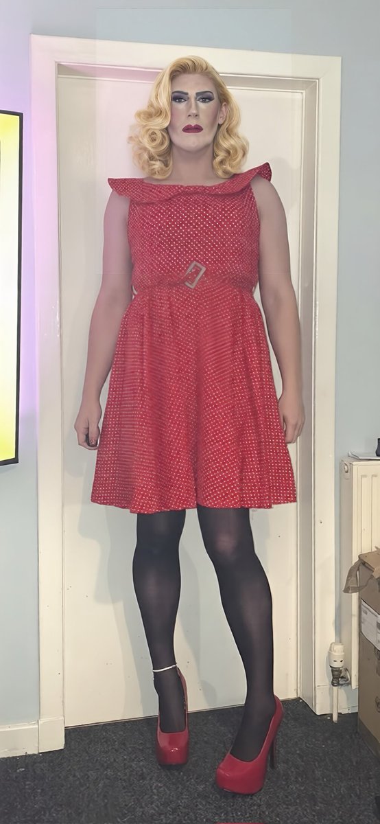 chloerose_85's tweet photo. 🎀 this is when im at my happiness. All dolled up and looking like a gorgeous milf i should be. 🎀 https://t.co/twzFP1oktx