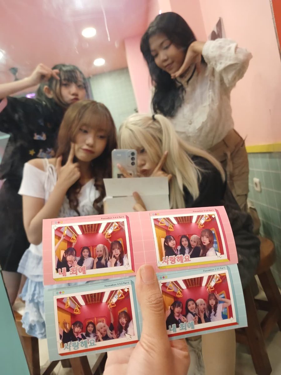 aiuevelyn's tweet photo. HAYII selamat hari #seLyn !!
Gilaa, sampai skrg masih terngiang-ngiang keseruan di event Hotarumachi kemarin, ada banyak banget kejadian kocak n asik yg terjadii. Kalau kalian ada juga ga sih cerita yang spesial dari event kemarin?
Banyak semangat yaa utk minggu ini, ganbatte!! https://t.co/zFNF6dI8Lo