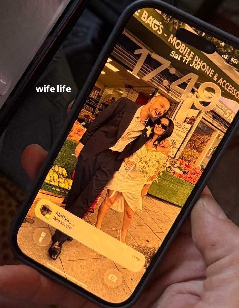 1989healy's tweet photo. Mattys  🚬 https://t.co/SclYK0WLuu