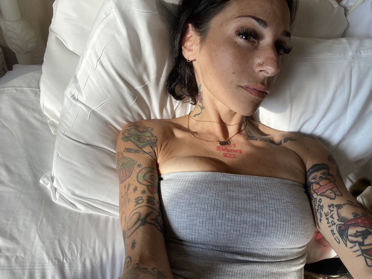 tinybluegirll's tweet photo. face card 2 real https://t.co/crdmglKWLL