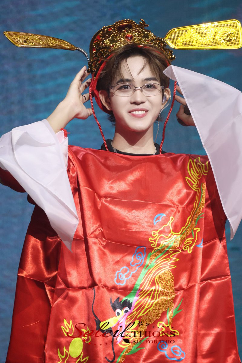 soleilthions's tweet photo. The cutest 财Cai 神Shen in the world.

NT1 STILL HERE TOUR NKG CALLING
#NexT1DEStillHereinNanjing

#THIO #THIOTHAMM #NexT1DE_THIO
#ไทโอ #NexT1DE https://t.co/qCf1TSEi8z