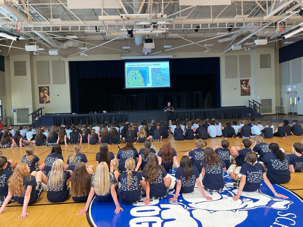 SJS_Bulldogs's tweet photo. Our SJS middle schoolers wrapped up the school year with a great drone presentation from Officer Clarke of the Arlington Heights Police Department! Students learned how drones are used in law enforcement and the technology behind them. Thank you for an engaging experience! https://t.co/w8nn8lIfWA