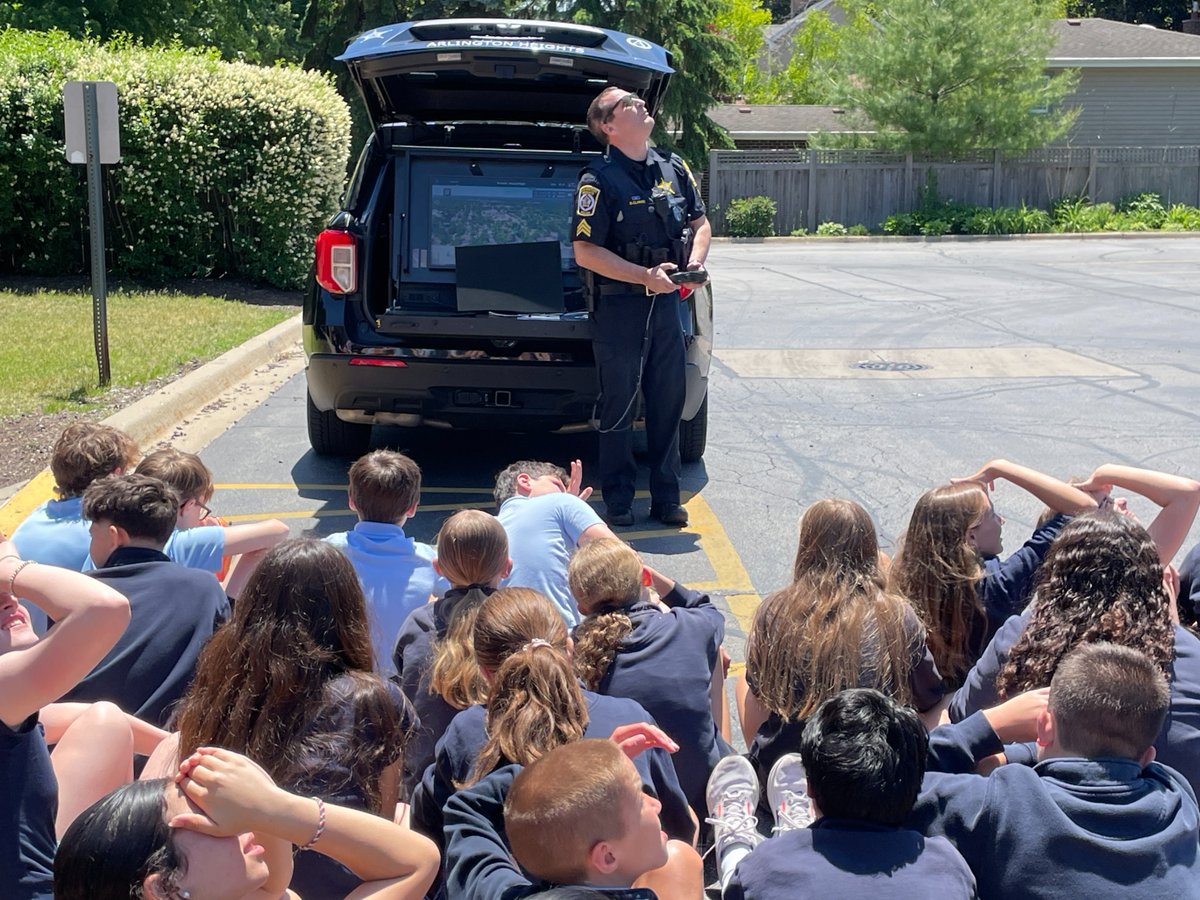 SJS_Bulldogs's tweet photo. Our SJS middle schoolers wrapped up the school year with a great drone presentation from Officer Clarke of the Arlington Heights Police Department! Students learned how drones are used in law enforcement and the technology behind them. Thank you for an engaging experience! https://t.co/w8nn8lIfWA