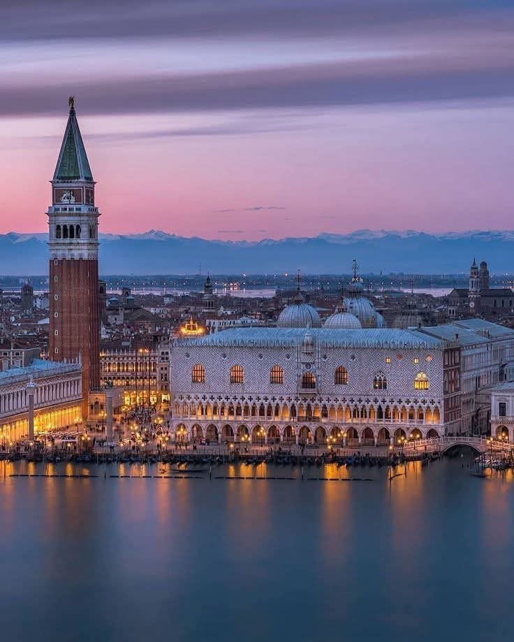 WorldplaceTRT's tweet photo. Venice, Italy 🇮🇹 https://t.co/FEGoYak95p
