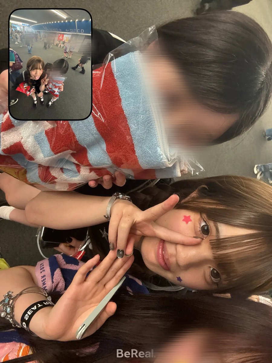 nena35575's tweet photo. 外カメはだいたいふざける https://t.co/e6FuzBZ7jf
