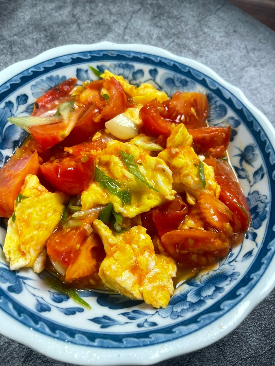 ohsnapletseat's tweet photo. Chinese Tomato Egg Stir Fry 🍅🍳 This simple Chinese comfort food is made with fluffy scrambled eggs, juicy tomatoes, garlic, green onions, and a little sesame oil!
Recipe: https://t.co/LMIuuH17sj
#tomatoegg #chineserecipes #stirfryrecipe #asianrecipes #chinesehomecooking https://t.co/YpUG1XGv6q