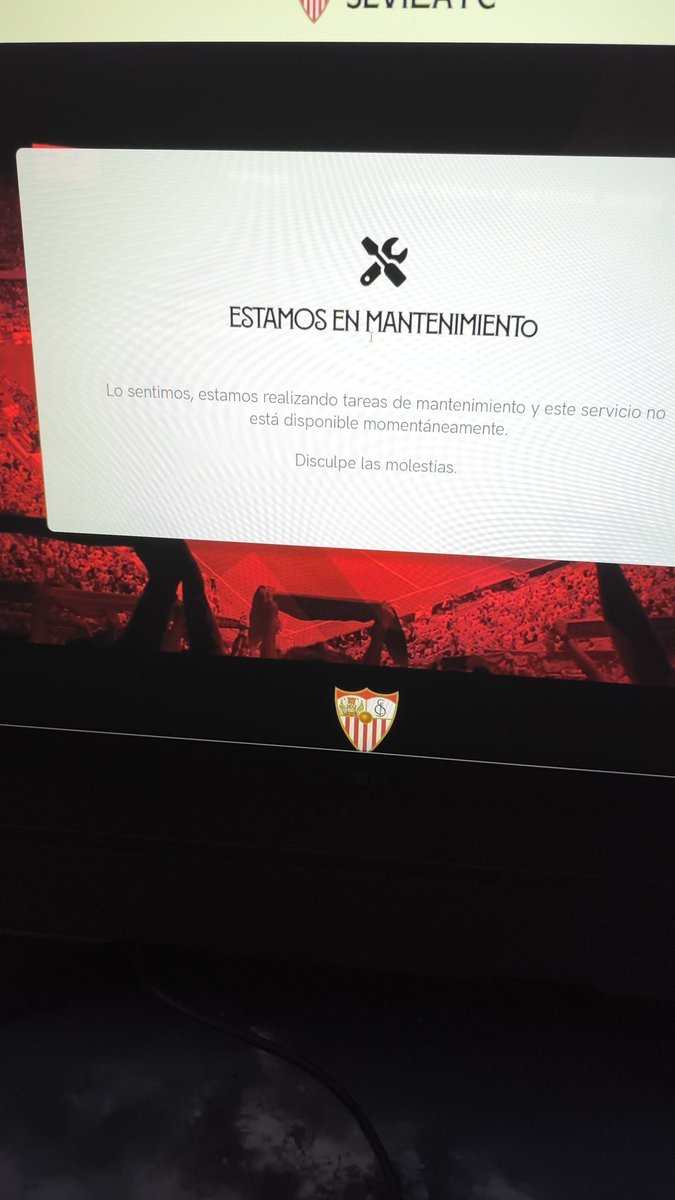 samuespartano99's tweet photo. @Joaquin_Recio @SevillaFC El chiste se cuenta solo. Algo que decir @AreaSocial_SFC porque el teléfono no lo cogéis https://t.co/TappAX2YjT