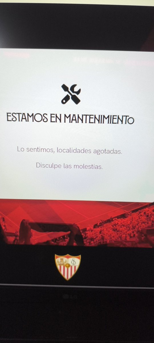 samuespartano99's tweet photo. @Joaquin_Recio @SevillaFC El chiste se cuenta solo. Algo que decir @AreaSocial_SFC porque el teléfono no lo cogéis https://t.co/TappAX2YjT