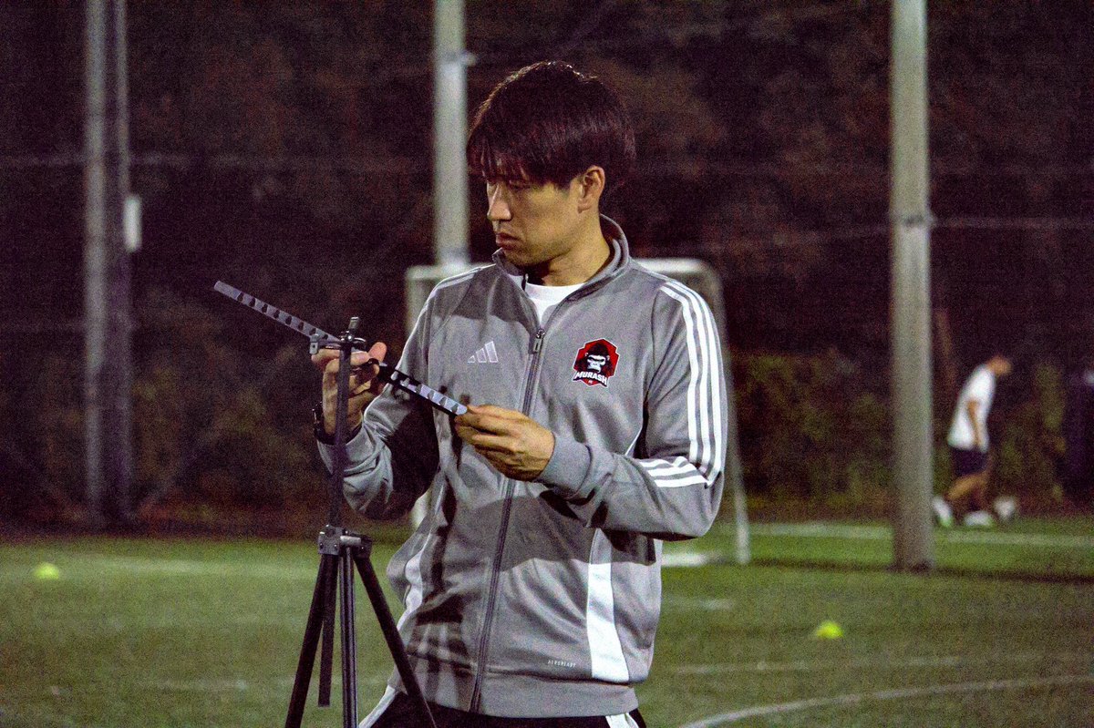 longhair_ham's tweet photo. 2026.07.07
MURASH FC
公開練習

「？？？」ってなりながら三脚を組み立てる樹さん📸
なお、その後組み立ては諦めたそうです🤣

#MURASHFC
#ムラッシュFC
#kingsleague
#キングスリーグ https://t.co/H517MaJRTH