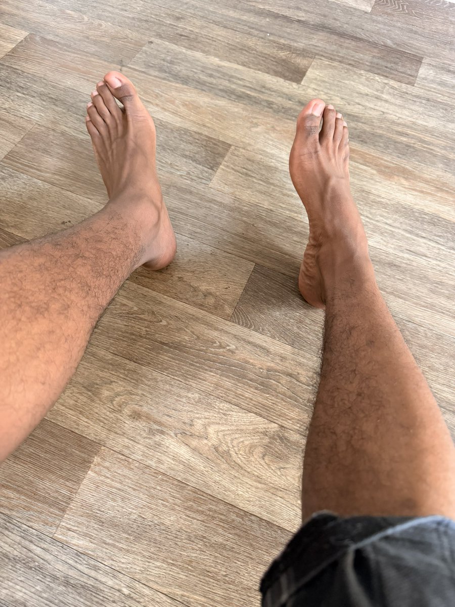 notmarzsoles's tweet photo. Wake up and suck my toes 👣☀️💰 https://t.co/0l8tlNAlQk