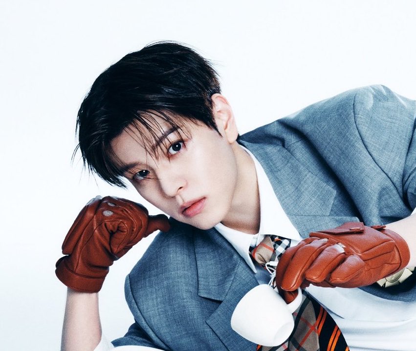 SEUNGM1NE's tweet photo. not to be dramatic and biased but this is an illegal amount of handsome🫠🤍 https://t.co/9OeQWZwQEn