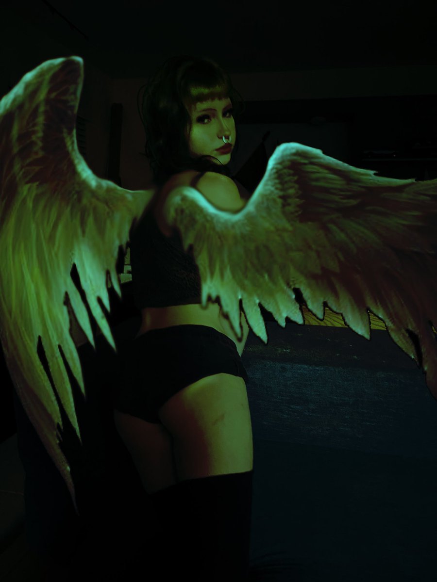 sexxxtapess's tweet photo. oh hello there master editor what are you doing here even? https://t.co/sWpJv6z6EJ