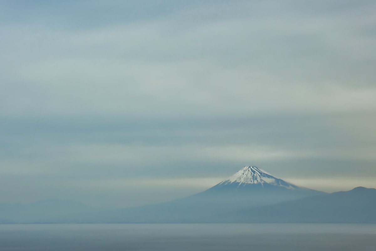 oudenstraat's tweet photo. 露光時間の長い写真は自分としては気に入ったのが多いのだけど、ストックフォトの審査には殆ど通らなかった。ピントが甘いと判断されてしまう様だ。頑張ってセンサーノイズ消したのに。。＞＜ https://t.co/D5kKl0DTfL