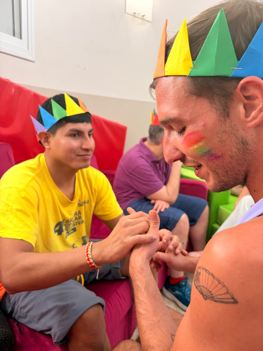APASCIDE's tweet photo. Hace unos días celebramos el Orgullo LGTBI+ en el Centro Santa Ángela de la Cruz. 🌈

Fue una jornada muy especial, llena de convivencia, respeto y alegría, reafirmando nuestro compromiso con la diversidad, la inclusión y la igualdad.
#sordoceguera #sordociegos #discapacidad https://t.co/TrQXWu2mwJ