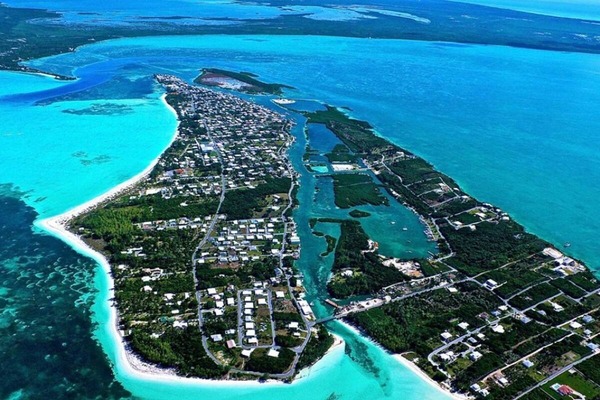 HarboursideB's tweet photo. Have an enjoyable time at the Bahamas by booking your rental accommodation through Harbourside Rentals at Spanish Wells. 

Get to choose from vacation cottages and apartments.
https://t.co/pQnJhZbxbw

#SpanishWellsBahamas #VisitSpanishWellsBahamas https://t.co/q4g75Hglt9