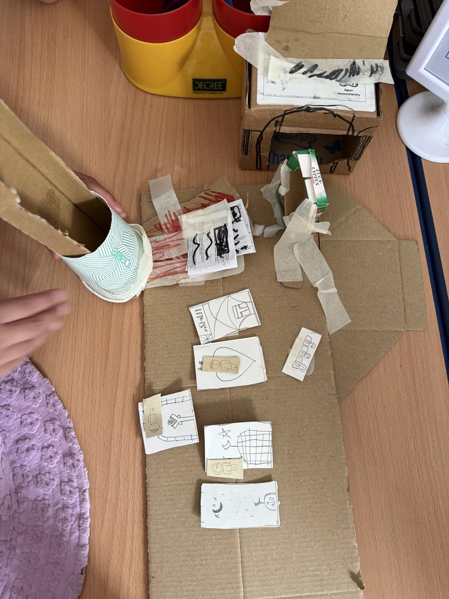 ManorParkSchSM1's tweet photo. 🕌 Creative minds at work! Diamond Class had a blast putting their knowledge of Islam into action by designing their very own mosques. They made sure to include all the key features: prayer mats, wudu areas, the main hall, and beautiful domes! 🌟 #WeAreLEO #MPPARE https://t.co/PZ1an48J79