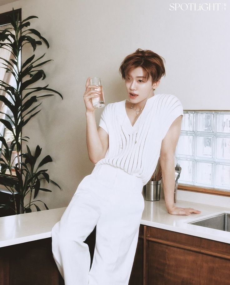 jaempregs's tweet photo. feeling down but then i remembered this milf jaemin photoshoot exists https://t.co/yTlwez4Jc3