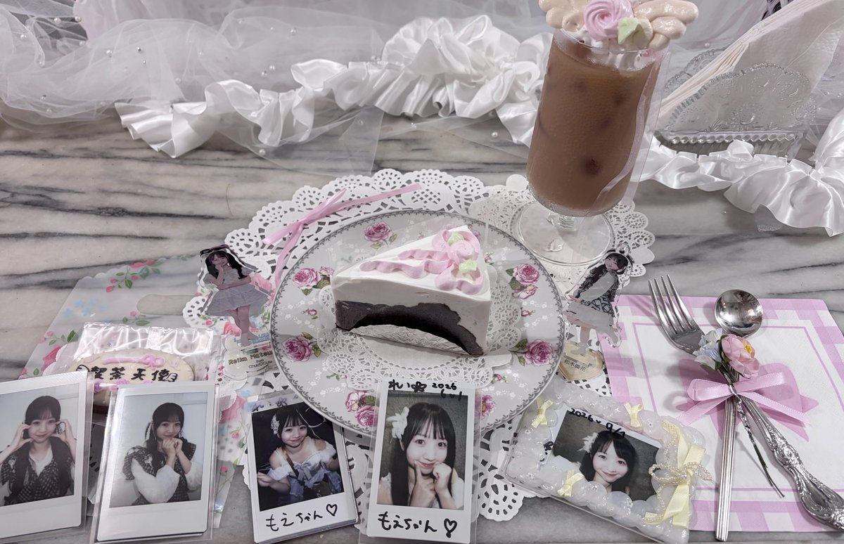 pyonnpyonntu's tweet photo. 天使喫茶でオタ活させてくれた
れいちゃんいっぱい並べた👼🏻🪄 https://t.co/gNxkzRiTMI