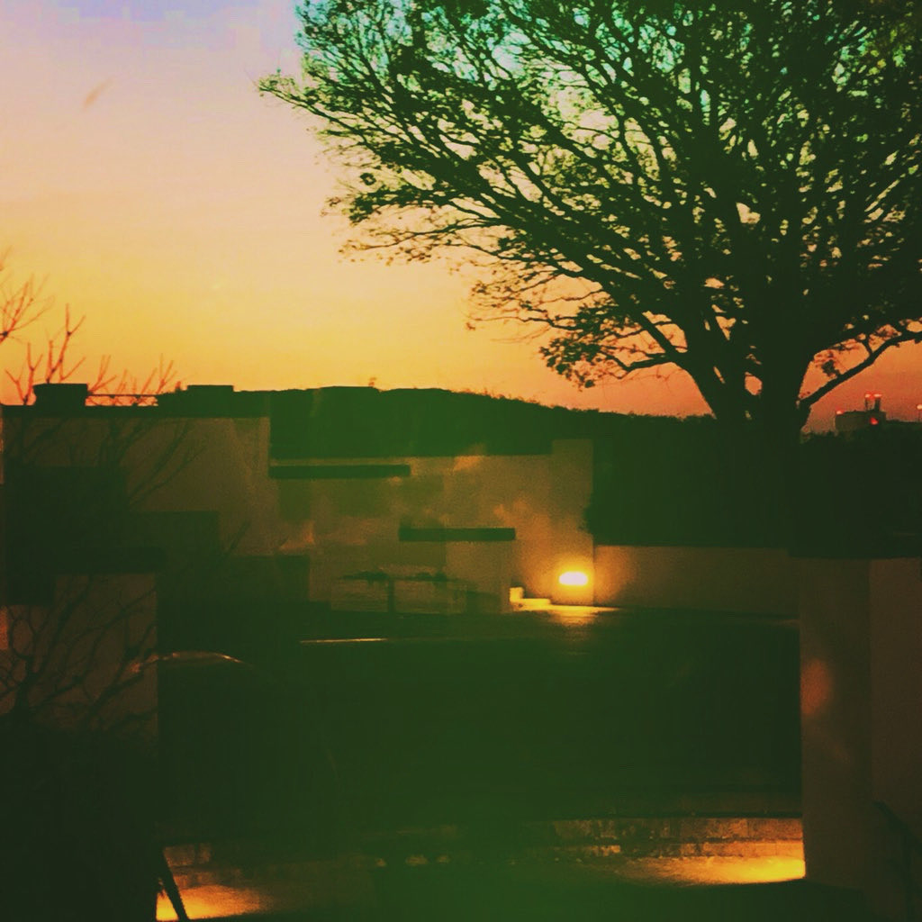 mimi045's tweet photo. Sunsets are proof that no matter what happens, every day can end beautifully. https://t.co/KN7tZ5C5EH