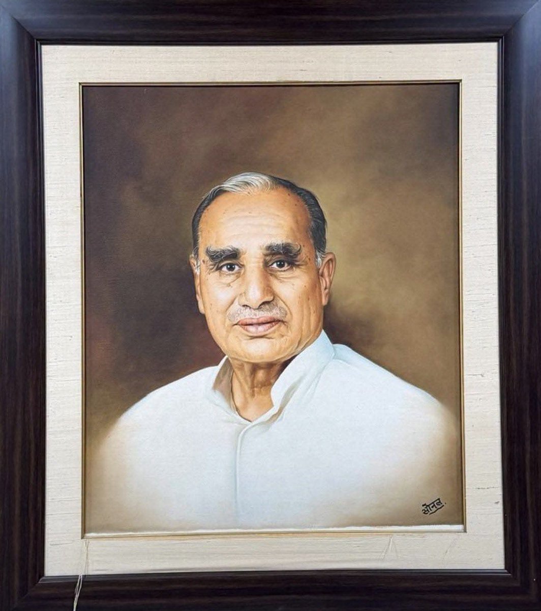 bhagwantkhuba's tweet photo. Deeply saddened by the passing of Shri Nand Kishore Goenka ji, father of Dr. Subhash Chandra ji, Chairman of the Zee Essel Group.

My heartfelt condolences to Dr. Subhash Chandra ji and the entire Goenka family during this difficult time. I pray that the Almighty grants them strength to bear this irreparable loss.

Om Shanti. 🙏