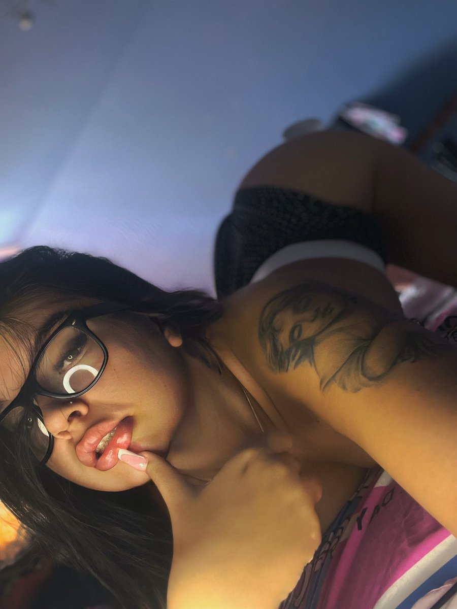 Reiinavoss's tweet photo. 🥵🥵🥵extreeem tartalmaak csak nézd meg😏😏🩵🩵🩵🩵🩵

https://t.co/84v5D4xNrt https://t.co/e0uRayHpmm