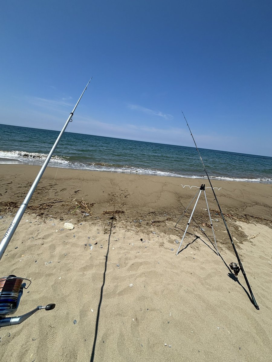 relight31's tweet photo. 先週金曜日…１年ぶりにキス釣り(炎天下☀️🔥)釣れる釣りで長めの滞在で、こんがり焼けた😅鼻から脱皮が始まる💨 https://t.co/zW9VJDze93