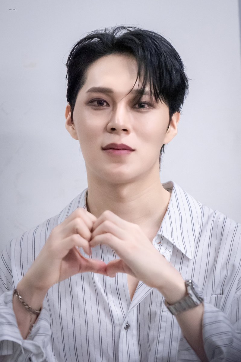 1ST_UDIO's tweet photo. #이해준

🗂 260712 ME:INSIDE 퇴근길 https://t.co/gw5gH1FJlk