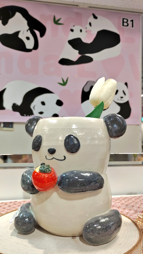 miruruupope 作家物　フロッピーパンダ　ねんねパンダ aimi/ninkimonopanda【陶芸・パンダ器作家】 (@ninkimonopanda