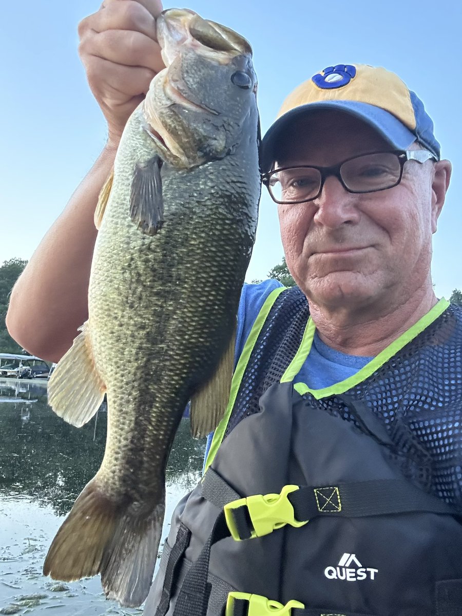 JohnBoelWAVE3's tweet photo. I try to stay off the lake chaos on weekends..
Monday mornings are a joy. https://t.co/NzLpUvQygP