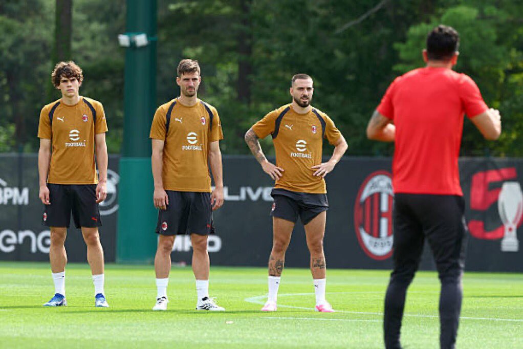 JamesTactics's tweet photo. 3 at the back ⚔️ https://t.co/DilTzbaeSD
