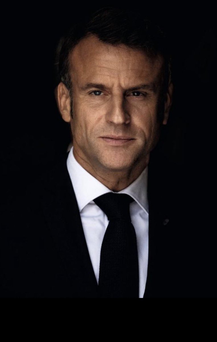 Ad_Vitam44_'s tweet photo. Monsieur Macron, la seule fois où je suis prête à “verser mon sang”, c’est pour défendre ma patrie, ma famille, mes amis et ce que vous avez laissé entre les mains de “barbares”Certainement pas pour servir votre ego surdimensionné. https://t.co/gO19cqsmLL